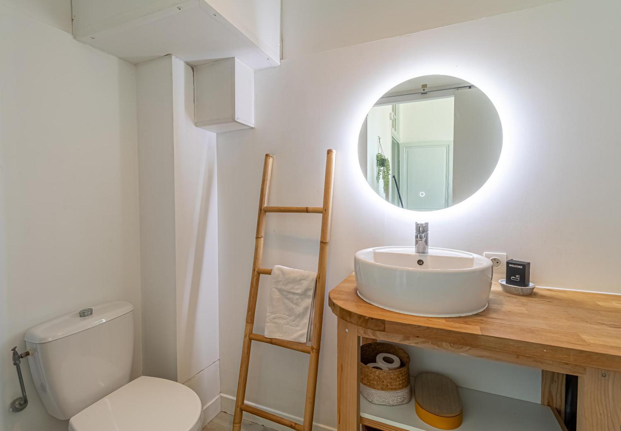 Charming Studio In The Heart Of 멍똥 외부 사진